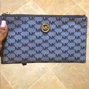 Micheal Kors Wristlet